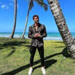 Florent André Instagram - Rester, c’est exister. voyager, c’est vivre 🏝☀️
