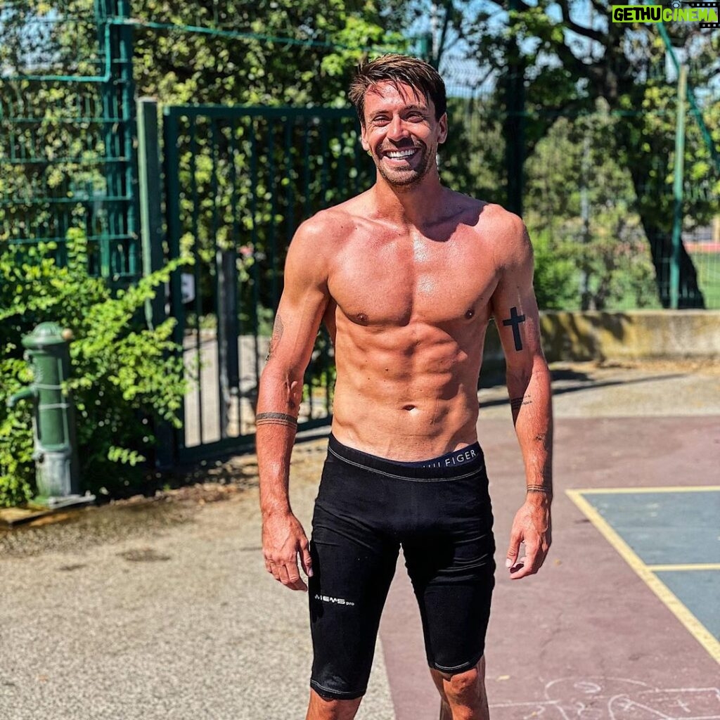 Florent André Instagram - Toujours terminer sa séance de sport avec le sourire 🏋️‍♂️😁