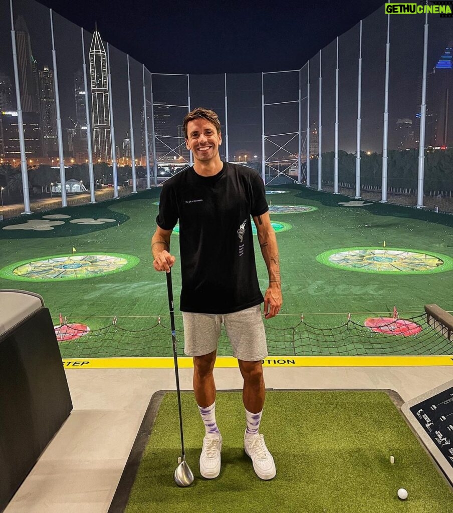 Florent André Instagram - Golfeur a mes heures (tres) perdues 🏌️😂 Topgolf Dubai