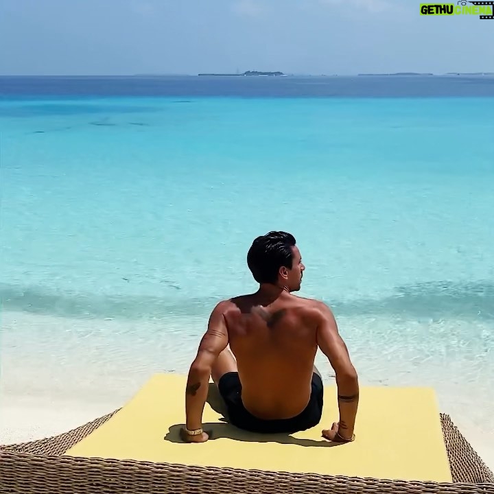 Florent André Instagram - je me suis réveillé au paradis 🏝☀️ Maldives