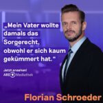 Florian Schroeder Instagram - Wie ist es bei euch: Habt ihr selbst Erfahrungen als „Scheidungskind“ gemacht und musstet euch (vermeintlich) zwischen den Eltern entscheiden? Florian @schroeder_live hat nach der Trennung seiner Eltern bei seiner Mutter gewohnt – auch auf seinen eigenen Wunsch hin. Schon als Kind hat er gemerkt: Meine Mutter ist der bessere und sicherere Ort für mich. Sein Vater war kriminell, „ein klassischer Betrüger“, wie Florian heute sagt. Im ganzen Talk erzählt er, warum er das „Ganovenleben“ seines Vaters als Kind trotzdem irgendwie spannend fand und warum er sein Leben lang Angst hatte, dass „das Böse“ in ihm steckt. Den Link zur @ardmediathek findet ihr in unserer Bio! #vater #scheidung #scheidungskind #trennung #sorgerecht #deepunddeutlich #florianschroeder
