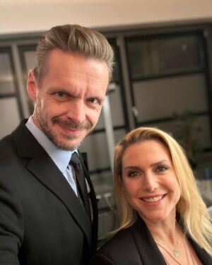 Florian Schroeder Instagram - Heute Abend eine sehr illustre Runde im #riverboat des @mdr_mitteldeutscherrundfunk - @k.t.guttenberg @gregorgysi @jeanettebiedermann @guidocantz 22h gehts los! Seid Ihr dabei?