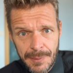 Florian Schroeder Instagram - Die wievielte Welle war das jetzt nochmal? 🌊