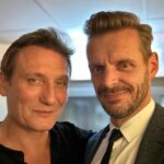 Florian Schroeder Instagram - Große Ehre, heute um 22h UNTER WAHNSINNIGEN in der vorletzten Sendung von @bettinaboettinger im Kölner Treff vorstellen zu dürfen - unter anderem zusammen mit @peter_wohlleben und @oliver_masucci Freue mich, wenn Ihr reinschaut und bin gespannt, was Ihr sagt! 22h, @wdr #unterwahnsinnigen #buch #talk Cologne / Köln