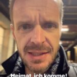 Florian Schroeder Instagram – Heute Baden-Baden, morgen Lörrach, übermorgen Freiburg. Ich bespaße mit SCHLUSS JETZT! – meinem Jahresrückblick – die Südkurve! Es gibt nur noch wenige Restkarten. @kurhausbadenbaden @burghof @vorderhaus_freiburg