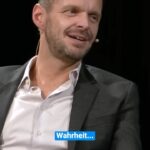 Florian Schroeder Instagram - Tickets zu meinen Live-Shows findet ihr unter: www.florian-schroeder.com 👍🏽