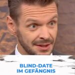 Florian Schroeder Instagram - Mehr dazu in meinem neuen Buch: Unter Wahnsinnigen! ✌🏽