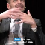 Florian Schroeder Instagram - Gibt es für dich einen Unterschied zwischen Mitgefühl und Mitleid? 🤷🏽‍♂️