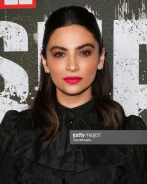 Floriana Lima Instagram - A giant thank you to the lovely women who helped put me together last night @saraalviti styling @tamah_krinsky for makeup and @sunniebrook for hair. 💕💕💕