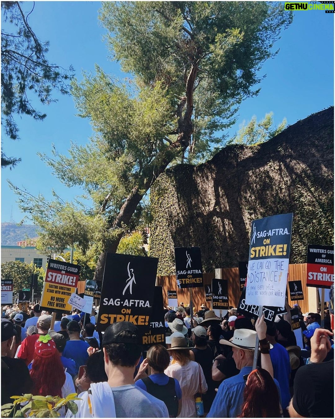 Floriana Lima Instagram - Solidarity with @writersguildwest @wgaeast @sagaftra @aflcio #sagaftrastrong #sagaftrastrike #wgastrong Los Angeles, California