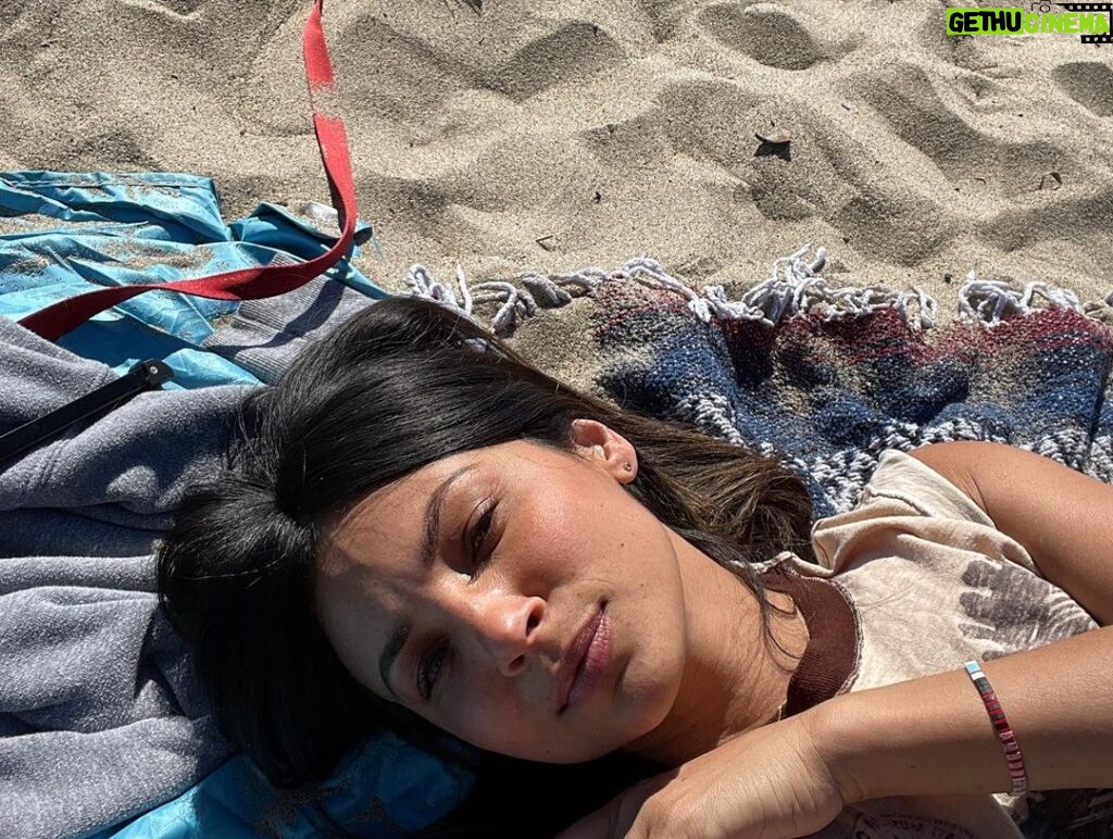 Floriana Lima Instagram - Two best friends hit the beach🤍 Malibu, California