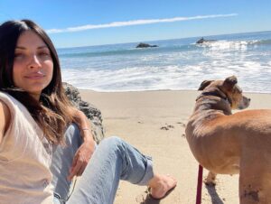 Floriana Lima Instagram - Two best friends hit the beach🤍