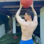 Flula Borg Instagram – 🍑❤️🙏
(🍑 by @paolomascitti)