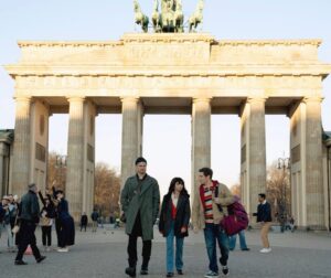 Flula Borg Instagram - L👀k! Over there! It is #BumperInBerlin! Streaming Nov 23 only on @PeacockTV! Tunes in and see you there pitches yes!
