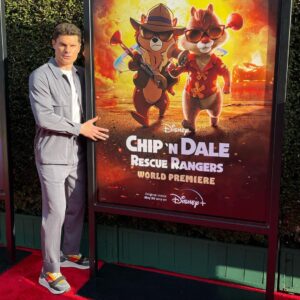 Flula Borg Instagram - Chip ‘n Dale ‘n Flula! What a Dope Adventure it is to be inside #RescueRangers NOW STREAMINGS on @disneyplus!

And some Major Shoutings to @rottentomatoes for making us FRESCH!

🇩🇪 Freue mich unheimlich, daß ich „DJ HERZOGENAURACH" spielen durfte! Der Name ist einen nicht so geheimen Shoutout an meine fränkische Wurzeln (würd SO gern die Bergkirchweih besuchen! #DerBergRuft)