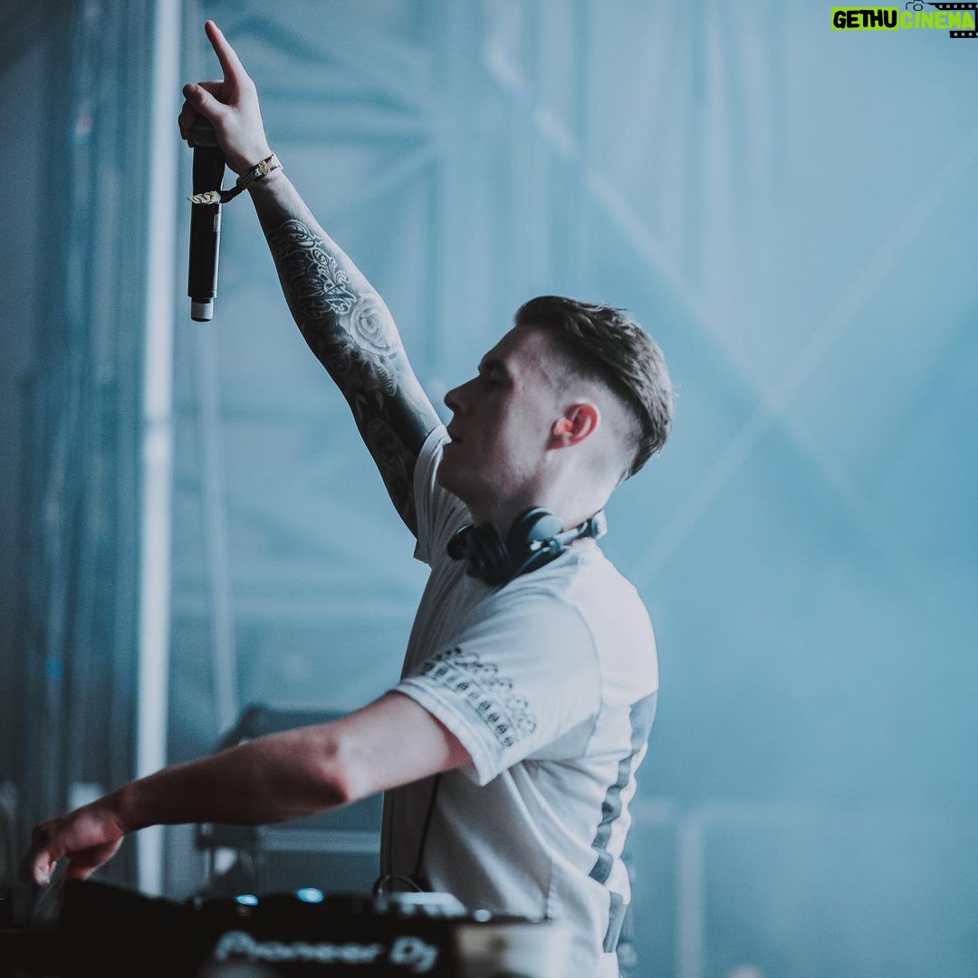 Flux Pavilion - 1.8K Likes - ‘I'm Delighted’ Cookie Monsta Tribute Tee | All profits will go to Tony's son Oliver | Pre Order Now Online at Link in Bio 💙