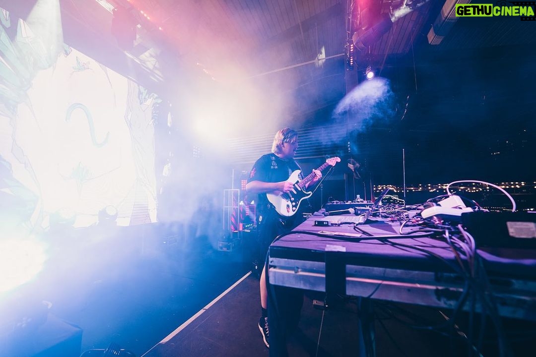 Flux Pavilion Instagram - Can't stop thinking about Nashville! You were beautiful and it was a pleasure to play for you 🎸