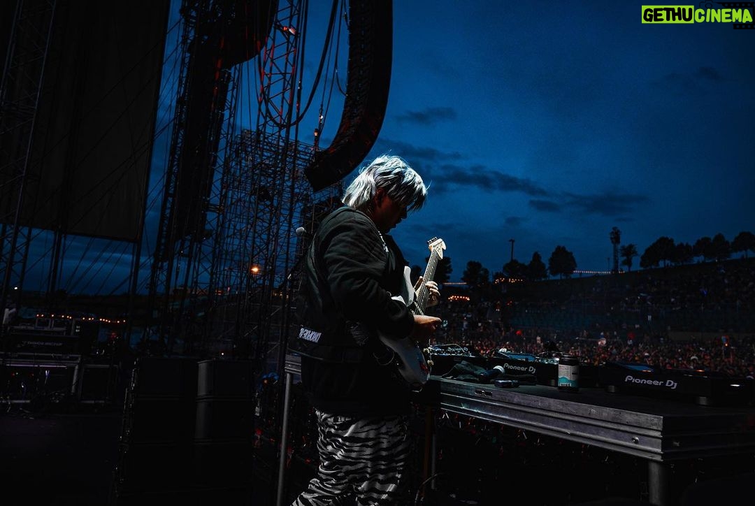 Flux Pavilion Instagram - Thank you to everyone who came out to the Gorge! And thank you to @illenium for the invite. We had a blast ⚡️