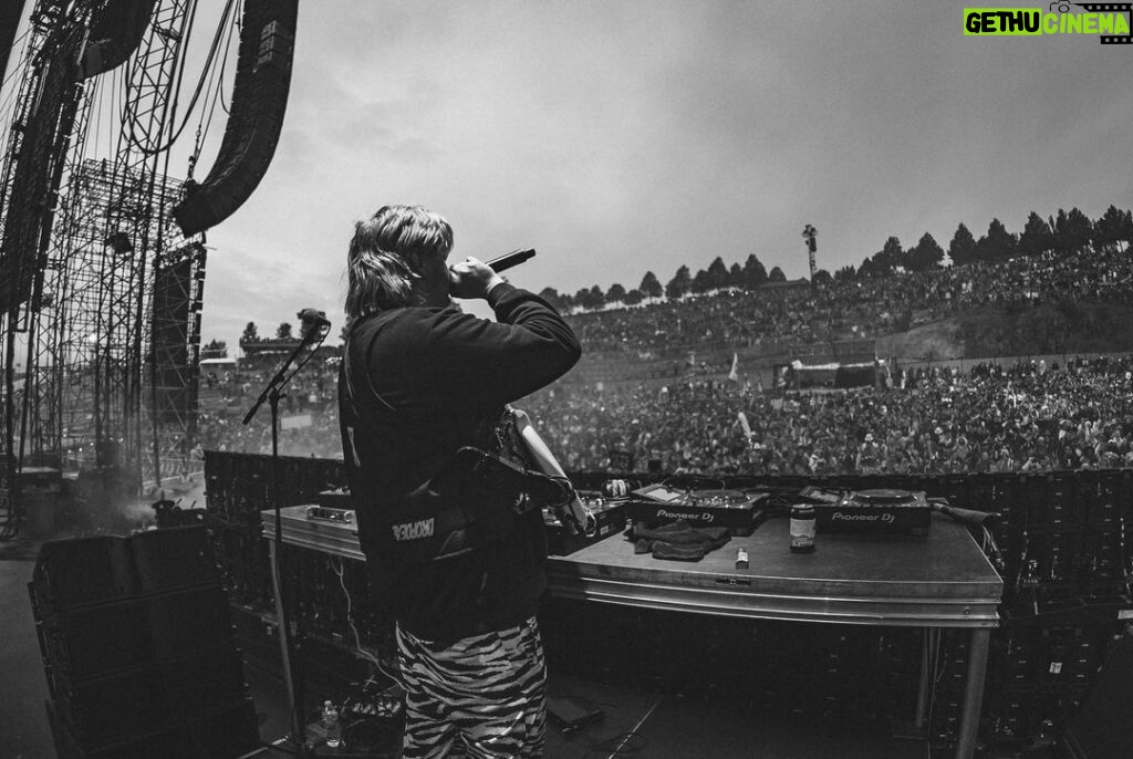 Flux Pavilion Instagram - Thank you to everyone who came out to the Gorge! And thank you to @illenium for the invite. We had a blast ⚡️