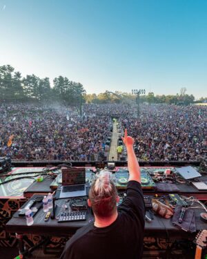 Flux Pavilion Instagram - The next phase of Flux Pavilion, enter the Fluxiverse ⚡️ Tickets on sale now: fluxpavilion.com/shows