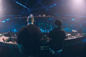 Flux Pavilion Instagram - FLUX PAVILION B2B ADVENTURE CLUB
 
  DECADANCE NYE ARIZONA

A legendary moment