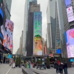 Foudeqush Instagram – mi primera vez en el times square !!! gracias infinitas @spotifymexico #equal 🖤🖤🖤🖤🖤 se pone chida la simulacióOooonnnn, a la próxima espero poder estar presente en cuerpaaaa