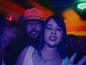 Foudeqush Instagram - cumbia aesthetic ft. @jessebaez VIDEO OUT NOW ⭐️ en mi canal de yt 💋💋💋 gracias a todo el equipo que lo hizo posible !! 

Video Credits: 

Direction - Creative Direction: Nárses (@_narses)
Productor: Victor Angulo
Asistente de Producción: Eduardo Oloño
Títulos: Marcelo Murillo

Music Credits: 
Producción: Kalifrn (@kalifrn)
Mezcla: Kalifrn (@kalifrn)
Letra e interpretación: Foudeqush y Jesse Baez
Master: Rubén Ordoñez (@r_mastering_)

agradecimientos a las personas que nos acompañaron para formar parte del video ! ⭐️:

@_albertolara
@_altamagia_
@abehar
@andreasalasrm
@aria.princesss
@awexa__
@axelolloqui
@blinblinmalo
@bykrishnavr
@diamondddddi
@distheguy
@e.ve.r.th
@jayvazquezmusic
@joernie9607
@justkode
@k.ei.o
@kalifrn
@la.danisela
@lara_prof
@leeflameflame
@luna_fel_
@s.a.s.h.a.s.h.a.s
@sotouno
@soyerihka
@tiibiri
@un4l0kur4
@vaalbabyyy

Make up y styling para Foudeqush: Sheila (@psychedelixx) 

Executive Production: 
Finesse Records @Finesserecords) 
Román López (@bymonvco)