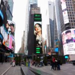 Foudeqush Instagram – mi primera vez en el times square !!! gracias infinitas @spotifymexico #equal 🖤🖤🖤🖤🖤 se pone chida la simulacióOooonnnn, a la próxima espero poder estar presente en cuerpaaaa