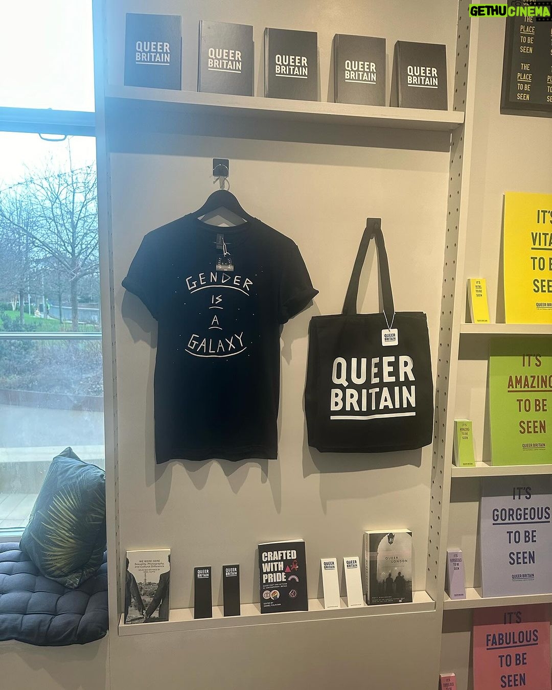 Fox Fisher - 7.2K Likes - Trans and non-binary people are not a threat to anyone else’s identity (and deserve to thrive) 🏳️⚧️✨ Add to this wall at @queerbritain
#trans #lgbtqia #transrights #nonbinary #queer
