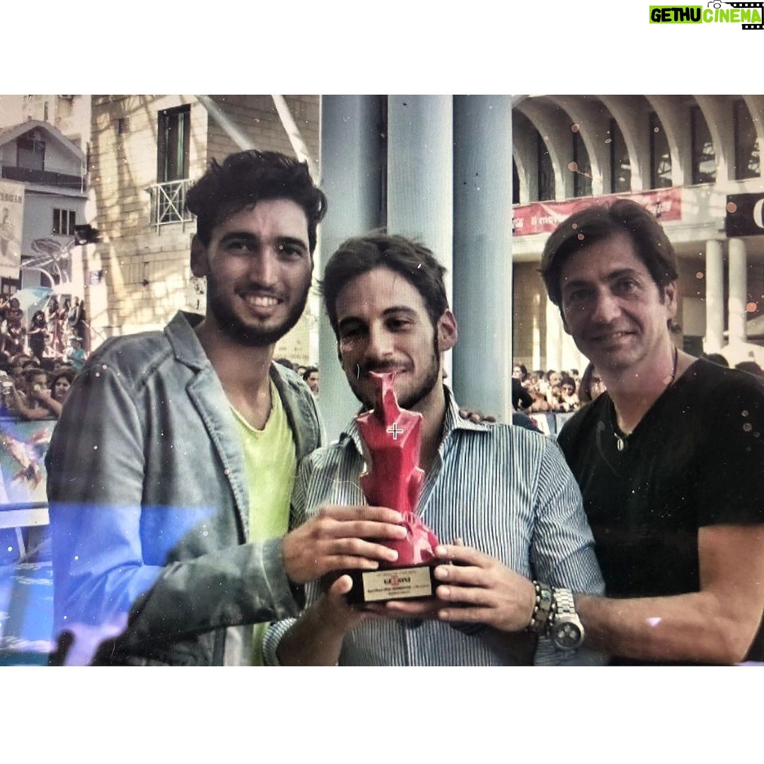 Francesco Apolloni Instagram - No pain ...no gain 🎥 Ricevere dei riconoscimenti e’ sempre gratificante ma il merito non è’ mai nostro ma di tutte le persone che ci hanno supportato per raggiungere quell’ obiettivo ! Sii sempre grato, la gratitudine e’ una cosa potentissima ❤️ metodo @startalentiofficial 🙏🏿 @luigiaalbina @tiziana_dimatteo1 @alessiopiccirillo_pr @mario.pezzi32 @robertocipullo @roberto_capua_private @rudolph.gentile @gianlucacurti1 @ritarusic @medusafilmofficial @paolodelbroccolo @paolozanotti @gianfrancopiccioli @minobarbera @lucy_ldc @m2pictures @paolodonaccattin @antoniomonda2 @piera.detassis @claudiogubitosi_gff @manlio.castagna @giffoni_film_festival @globodoro @tannishtha_ @paulhaggis @cristinapuccinelli @andrea.quattrini.7 @andrea.pistilli @claudio_cicconetti @roberto_capucci @iosonomoccia @raoulbovagram @iamdanielbondi @noemi.dambrosi @robertomauri_ @michaelmargotta @moranatias @accademiasilviodamico @berniehiller @pino_quartullo @umbertomarino @stefanoreali2 @albertomolinari @matteopetrelli @flavio_aquilone @misterbart100 @ivobitetti @jack_gubitosi @pascalvicedomeni @francesco_montanari_official @andrealarossa ... tanti tanti altri ❤️