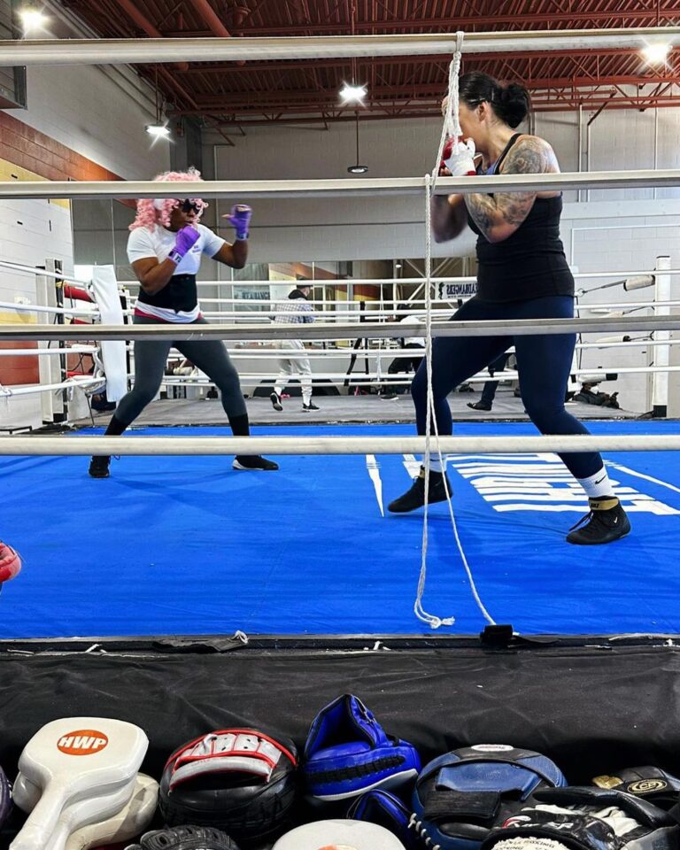 Franchon Crews Dezurn Instagram - So Excited To Have USA’s 🇺🇸 #1 Elite Amateur @kendra_reeves01 In Camp Working With Me For My @wbcboxing Fight & Her Preparing For The 2024 Olympic Trials In December. I Appreciate You Champ & Great Work Today 💪🏾😤 Iron ⚔️ Iron