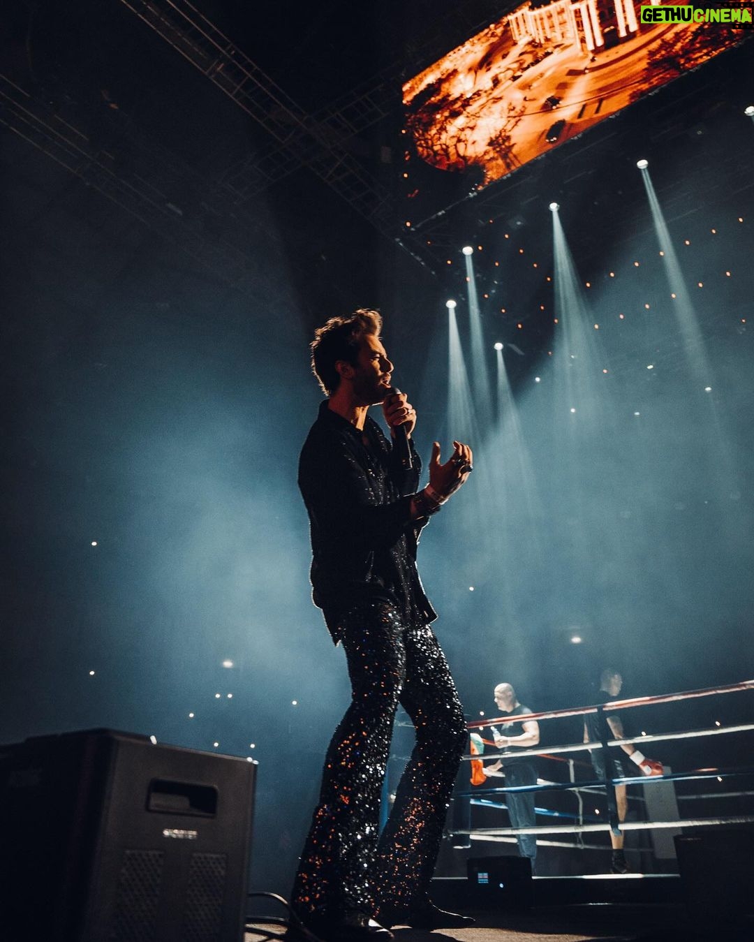 Francisco Fernández Instagram - Hey 2024, be bold and awesome 😏✨ . . 📸 @thejoaomendes