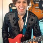 Francisco Fernández Instagram – 🦋Wild Blue Tones 🦋
#johnmayer #continuum #gravity #sobrock #sobrocktour #wildblue #marknopfler #direstraits 
#guitarsolo #guitar #rock #wherethelightis #strat #straturday #stratocaster #guitarplayer #guitarsolo #guitar #fender #johnmayer #srv #davidguilmour @johnmayer @soundofguitars @riffwars @solo_section @a_six_stringthing @6stringsdaily @guitarsdaily @guitarsarebetter @guitarsecret @guitarstars @johnmayergear @johnmayersolos @johnmayerusa