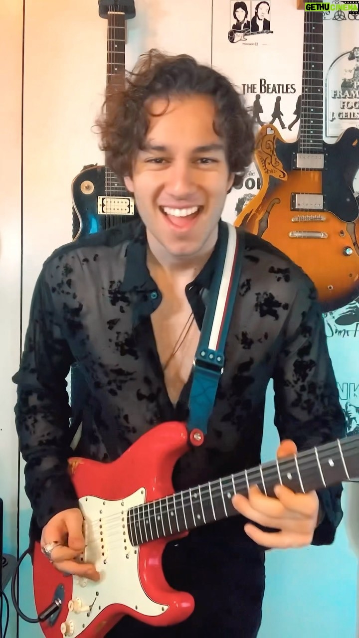 Francisco Fernández Instagram - 🦋Wild Blue Tones 🦋 #johnmayer #continuum #gravity #sobrock #sobrocktour #wildblue #marknopfler #direstraits #guitarsolo #guitar #rock #wherethelightis #strat #straturday #stratocaster #guitarplayer #guitarsolo #guitar #fender #johnmayer #srv #davidguilmour @johnmayer @soundofguitars @riffwars @solo_section @a_six_stringthing @6stringsdaily @guitarsdaily @guitarsarebetter @guitarsecret @guitarstars @johnmayergear @johnmayersolos @johnmayerusa