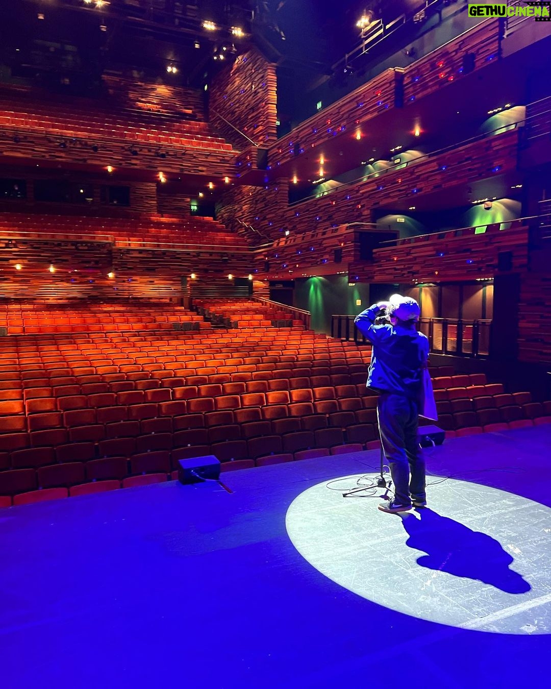 Frankie Boyle Instagram - CMB requesting a flash on 15