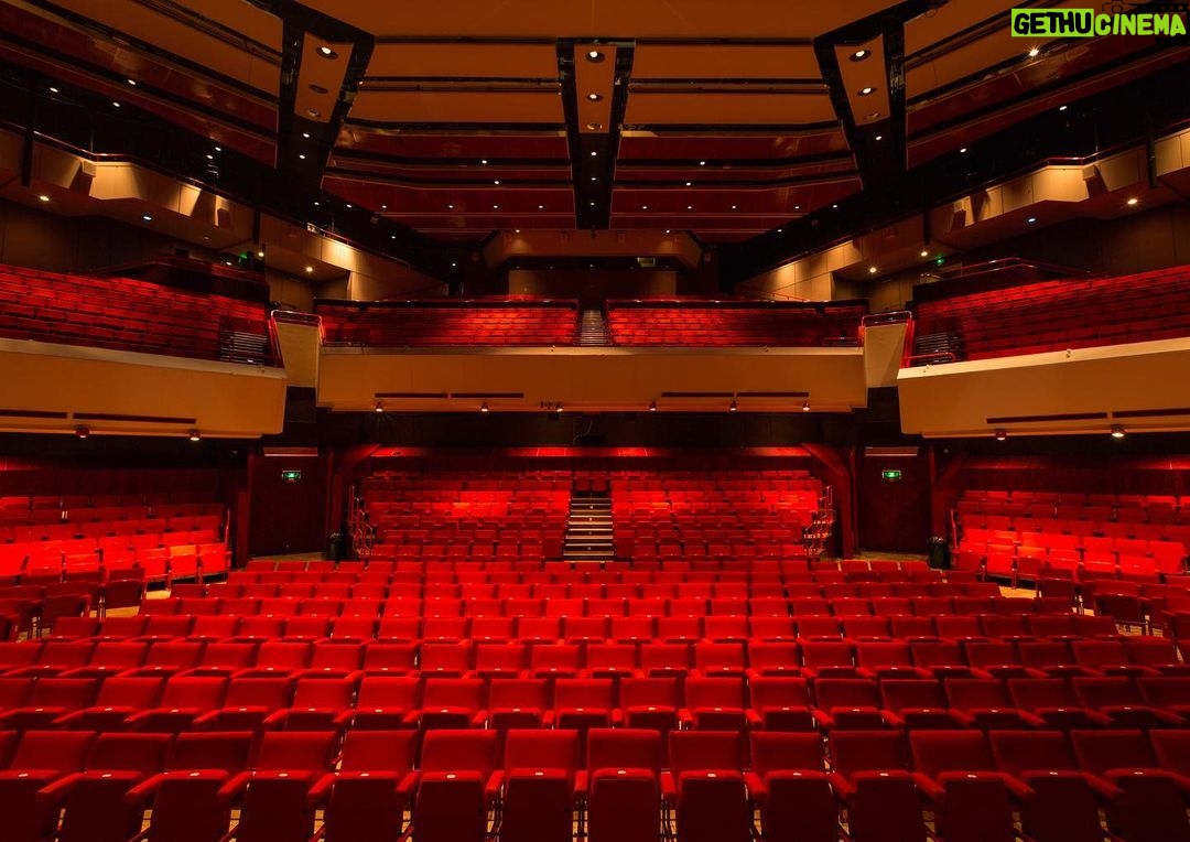 Frankie Boyle Instagram - Put on another night at this bad boy in Reading. Other places you can still get good tickets include Exeter; Stockton; and Grimsby!