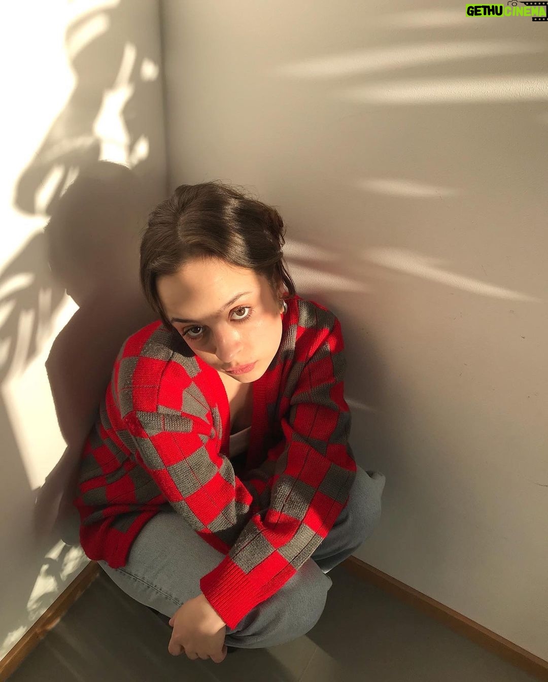 Frida Argento Instagram - ✨Jag har alltid älskat att handla second hand, de gör så jag kan hitta unika plagg samtidigt som jag bidrar till minskningen av nyproduktion! Därför samarbetar jag nu med @plick_official genom att sälja några av mina plagg på deras app så du kan reLOVE mina reCYCLED clothes! ✨ #reLOVEonPlick ❤️