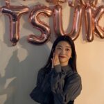 Fukutomi Tsuki Instagram – 誕生日前日の今日、ファンの方が企画してくださったセンイルイベントに内緒でこっそりと行くつもりだったのですが、たくさんのファンの方が既にお越しになっていて、一緒にお祝いして頂きました( ; ; )そしてとっても素敵な装飾を準備してくださっていて本当に感動しました😭♡
皆さん本当に有り難うございます!
今日の写真たくさん今から載せますので、是非見ていって下さいね♡
생일 전날인 오늘 팬분들이 기획해주신 생일이벤트에 몰래 가려고 했는데 이미 많은 팬들이 계셔서 함께 축하했습니다( ;;)그리고 너무 예쁘게 카페를 꾸며주시고 준비해주셔서 정말 감동했습니다 😭 ♡
여러분 정말 감사드립니다!
오늘의 사진 지금부터 많이 올릴테니까 꼭 보고 가세요 ♡
#talways_rav_u