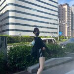 Fukutomi Tsuki Instagram - GP生になれるこの期間限定ファッション🤣✨ この日は本当に暑くて、1Lのペットボトルを持ち歩いていたなぁ笑笑 つい最近の事の様に感じますが、もう秋への変わり目（；＿；） 一年って過ぎるのとっても早いですよね。・゜・(ノД`)・゜・。 残りの数ヶ月も充実して楽しい時間を皆様が過ごせます様に！そして健康であります様に！ 이 날은 정말 덥고, 1L짜리 페트병을 가지고 있었어요!!! 최근의 일처럼 느껴지지만 벌써 가을의 모습으로 바뀔때예요(;_;) 1년이 흘러가는 것이 정말 빨라요 ・゜・(ノД`)・゜・。 여러분 남은 몇개월도 충실하고 즐거운 시간 보내시길 바라고, 또 건강하게 보내세요!