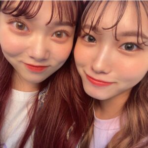 Fukutomi Tsuki Instagram - ジーーーーー😳😳😳

あいりちゃんと

これだったら皆んなと目が合ってるように見えるね！　　

って話して撮った写真です><💗

どうですか！？！？
目、合ってるように見えますか？？

皆さん月曜日もお疲れ様でした♡ 

そしてマツコ会議放送後からたくさんのコメントや、メンション、ツイート本当にありがとうございます😭💗

マツコ会議を見てファンになってくださった方やfollowしてくださった方も沢山いて、本当に嬉しいです💗

そんな皆様にも沢山の物を共有できるように頑張ります！

明日も素敵で充実した1日でありますように✨✨

아이리짱이랑 이렇게 찍으면 아이컨택 하는 것처럼 보인다고 얘기해서 찍은 사진입니다!

어때요!?

아이컨택 하는 것처럼 보여요><!?!?ㅋㅋㅋㅋ 

그리고 마츠코 회의 끝나고 많은 메세지. 코멘트.멘션. 감사합니다!!!!

내일도 즐거운 하루를 보내시길 바랍니다!!!

#タルりる