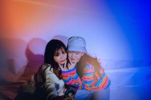 Fukutomi Tsuki Instagram - フィルムでえもえもです♡

今回の撮影期間はすれ違いで一瞬しか会えなかたです…なので思い出のオフショ💗あいりちゃん不足😭

まだまだたっくさんあるので楽しみにしていてくださいね❤️

早くふきのとうで撮影したいなぁ（；＿；）

できますように！⭐️✨🥺

そして明日は綺麗に撮ってもらった写真をあげるので楽しみにしてて下さいね！

분위기 최고의 오프 샷들(´°̥̥̥̥̥̥̥̥ω°̥̥̥̥̥̥̥̥｀)♡

이번호도 타루리루에서 나온 페이지가 있습니다!!! 

이번 촬영에서는 많이 못봐서 아이리짱 부족 ><ㅠㅠ

빨리 후키노토우로 촬영하고 싶어용!!!!!!!

그리고 여러분!!!!!!오늘도 사랑하고 내일도 사랑합니다!!!!!!

내일은 이쁜 사진 올릴테니기대해주세용 ><