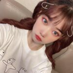 Fukutomi Tsuki Instagram - みなさぁぁぁぁぁん！ こんばんは🌙 ！！？( ✌︎'ω')✌︎ 久しぶりにセルカを投稿しちゃいます╰(*´︶`*)╯♡ ツインテールなんかしちゃって完全にうさぎに寄せちゃいました🤣💗 私はよく小動物顔だねと沢山声を頂くのですが、どの動物に似ていると思いますか！？ りすや、うさぎ、カエル、キツネ 私に似ているキャラクターや動物など頭に浮かぶものがあったらコメントで教えて下さい！笑笑 明日も皆さんの1日がhappyな日であります様に！！！(((o(*ﾟ▽ﾟ*)o)))♡ 여러분!안녕하세요 ><♡ 오늘 제가 오랜만에 셀카를 올리겠습니다！ 이쁘게 봐주세요(((o(*ﾟ▽ﾟ*)o)))♡ 토끼가 너무 귀여워서 저도 트윈테일을 하고 찍었습니다💗🐰 내일도 행복한 하루를 보내세요✨✨ #うさぎメイク #すこかわフォト #うさぎ