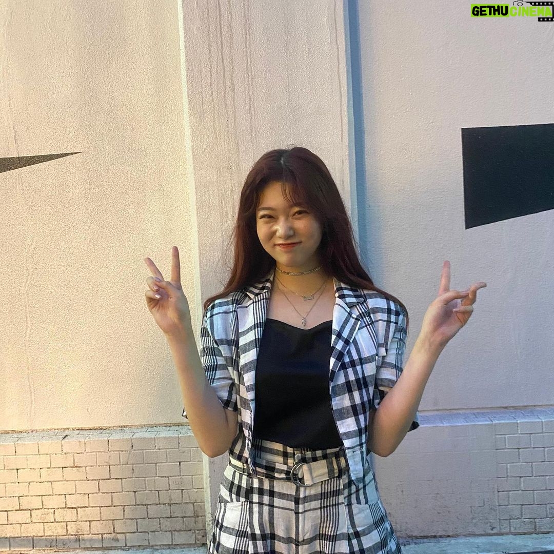Fukutomi Tsuki Instagram - このセットアップが凄く好評で嬉しいです!♡ 実はPopteenの私服紹介でこのセットアップを紹介していました! bershka さんのお洋服です! 最近bershkaさんで買う事がとっても多いので皆さんともお揃いになるかも!🤣💗 是非紙面でも私服紹介でわたしのコーディネートを紹介しているのでチェックしてくださぁい!💗 요즘 옷을 bershka 에서 많이 사고있어요 >< 여러분은 어디서 많이 옷을 사세요??? 그리고 제 데일리 코디는 팝틴에서도 많이 선보이고 있으니 여러분께서도 봐주시면 좋겠습니다!!!! 안녕 ~~><💗 #bershka #ootd #고딩