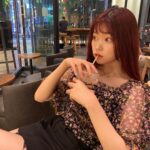 Fukutomi Tsuki Instagram - 上目遣いのつもりがただの怒ってるような表情になっています笑笑 何飲んでるの！？って質問が多かったのですが、ソイラテです！店員のお姉さんの好きな飲み方らしくて同じにしちゃいました♡ 皆さんの好きなスタバのカスタムとかってありますか！？ 오랜만에 스타벅스에서 소이라떼를 마셨습니다 >< 여러분이 추천하는 스타벅스 커스텀 있습니까!? #スターバックス #스타벅스