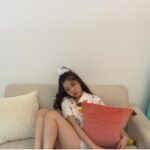 Fukutomi Tsuki Instagram - ✨Popteen8月号発売開始✨　 そして付録は5252 BY OiOiのオリジナルロゴ入二つ折り財布❤️ そして、私がメメマール様のイメージモデルとして裏表紙に載せて頂いてます😭💗 本当に嬉しいです(((o(*ﾟ▽ﾟ*)o)))♡ ありがとうございます！！！ 今月号盛り沢山の紙面ばっかりですので、是非見て頂きたいです！！ そしてメメマール様の撮影のオフショットもこれからどんどん投稿していきますので、楽しみにしててくださぁい❤️ ✨ Popteen8월호출시 ✨　 그리고 부록은 5252 BY OiOi의 오리지널 로고 반 접기 지갑 ❤ ️ 그리고 제가 무려 메메마루 컬러 렌즈 모델로 뒷표지에 나왔어요 😭💗 정말 기쁩니다((o(*'▽'*)o)♡ 감사합니다!!!! 이달호도 이쁘게 봐주시면 좋겠습니다 >< 그리고 메메 마루 촬영의 오프 샷도 앞으로 계속 업로드 할테니 많이 기대해주세용 ❤ ️