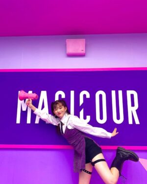 Fukutomi Tsuki Instagram - 💜Popteen1月号発売開始💜

今回の表紙はめるるさんです♡ 
付録付き版、付録無し版と2パターンのめるるさんの表紙が目印です╰(*´︶`*)╯♡

そして今月号はめるるさんときょうきょうさんの卒業号です♡ 

卒業おめでとうございます！

これからも仲良くして下さい><><♡
とっても優しい先輩のめるるさんときょうきょうさん！大好きです！♡

#popteen