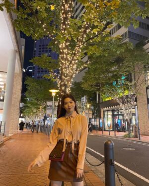 Fukutomi Tsuki Instagram - ✨11.04 いい推しの日✨

今日のこの日、それから来年の11.4日も私の事を推して頂けますように♡

秋にお友達とデートに行った時の写真！
この日はまだ暑さもあって、このイルミネーションを見て、もう冬みたいやね！って言ってたのに最近すごく寒い🤧❄️

風邪にも気をつけてください！

そして11月21日（土）にMagicourのファンミーティングが開催されます♡

詳細はLOVEteenをチェックしてください！

チケットの販売ページと、詳細はストーリーに載せるのでそちらからご覧下さい！

♡1104♡私も皆さんが大好きです😍❤️

*写真撮影前後でマスクを必須として着用しました。

가을에 친구와 데이트 갔을 때의 사진!

이날은 아직 더위가 있을 때여서 이 일루미네이션을 보고 벌써 겨울 같아!]라고 말했었는데, 요즘 너무 춥네요 🤧 ❄ ️
감기 조심하세요!

그리고 11월 21(토) Magicour의 팬미팅이 개최됩니다 ♡

자세한 내용은 LOVEteen을 체크하세요!

티켓 판매 페이지와 상세는 스토리를 봐주세요

♡ 1104♡ 저도 여러분을 매우 좋아합니다 😍 ❤

*사진 촬영 전후로 마스크를 필수로 착용했습니다.