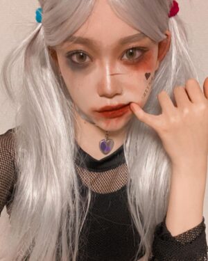 Fukutomi Tsuki Instagram - 🖤happy Halloween🖤

💙Harley Quinn❤️
ハーレイ・クインにメイクをしましたぁぁ♡ 

どうですか！？

なりきったつもりです🔥

皆さんは何してハロウィン過ごされましたか！？

教えてくださぁい\(//∇//)\

明日も良い1日を過ごして下さいね♡

여러분!!! happy Halloween🖤
이번에 Harley Quinn 의 메이크업을 했습니다!!!

어때요!?!?

저는 Harley Quinn을 매우 좋아해서 너무 행복했습니다!!ㅋㅋㅋㅋ

여러분 Halloween 어떻게 지내셨어요!?

내일도 좋은 하루 보내세요!!♡
#おうちでハロウィン