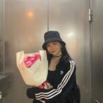 Fukutomi Tsuki Instagram – 事務所の代表からお花を送って頂きました( ; ; )
とってもうれしいです!
有り難うございます😭💗
今日は沢山の人に祝っていただけた最高の誕生日でした!
そして皆さんも沢山のメッセージありがとうございます!
こんなに沢山メッセージ頂く事も初めてだったので、本当に感動して、もっと頑張らなくちゃな!って背中を押してもらうことが出来ました!
もっと輝きます✨
미스틱스토리 대표님으로부터 꽃을 받았습니다!!
정말 기쁩니다!
감사합니다 😭💗
오늘은 많은 분들에게 축하 받은 최고의 생일이였습니다!
그리고 여러분들의 많은 메세지도 감사합니다!
이렇게 많은 메세지를 받은 것도 처음이라 정말 감동했고, 앞으로 더 열심히 해야지!라는 자극을 받았습니다!
더 빛날 수 있도록 노력하겠습니다 ✨