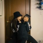 Fukutomi Tsuki Instagram – 2020.9.21

昨日GETしたカップホルダー♡

明日22日までもらえるのでよかったら行ってみて下さいね！

鶴橋は可愛いカフェが沢山（ ; ; ）

そして20日は可愛いいとこの誕生日でした♡

私とお揃いのジャージをゲットして、テンションアゲアゲで写真撮ってくれました🤣

喜んでくれてうれしい😭

そしてまた皆さんに会える素敵な機会が訪れますように💗

プレゼント大切に使わせて頂きます🙇‍♀️

有り難うございました♡

2020.9.21

어제 GET한 컵 홀더 ♡

내일 22일까지 받으실수있어요! 
괜찮으시다면 카페로 가서 봐주세요!

오사카 츠루하시에는 예쁜 카페가 많이 있어요 ( ; ; ）

그리고 20일에는 귀여운 사촌동생의 생일이였습니다 ♡

저와 같은 운동복을 입고 사진 찍었습니다 🤣

기뻐해줘서 저도 기뻐요 😭

그리고 선물 소중히 잘 쓰겠습니다 🙇 ‍ 

감사합니다 ♡